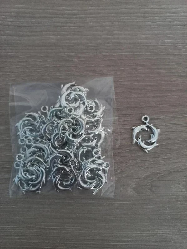 Lot De Pendentifs "Dauphins"